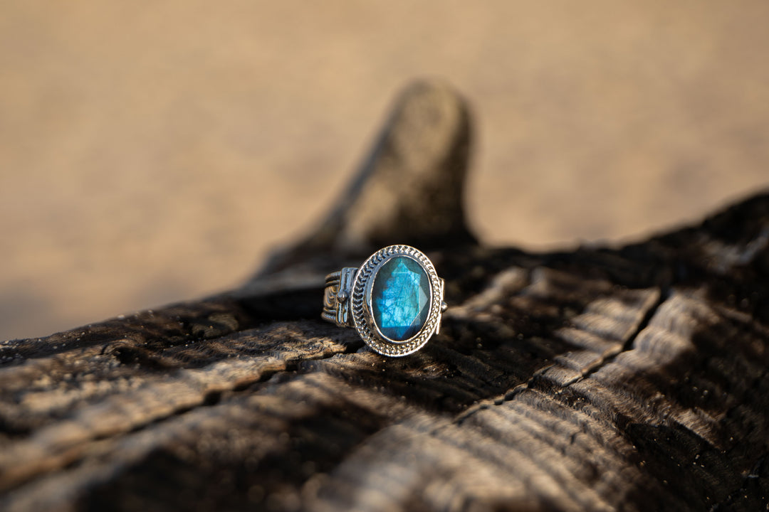 Labradorite Ring set in Decorative Sterling Silver Band - Size 9 US