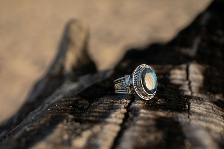 Labradorite Ring set in Decorative Sterling Silver Band - Size 9 US