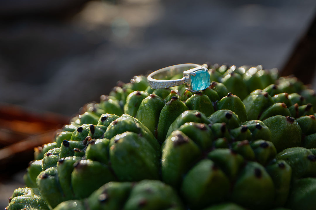 Delicate Apatite Ring in Claw Sterling Silver Setting - Size 8.5 US