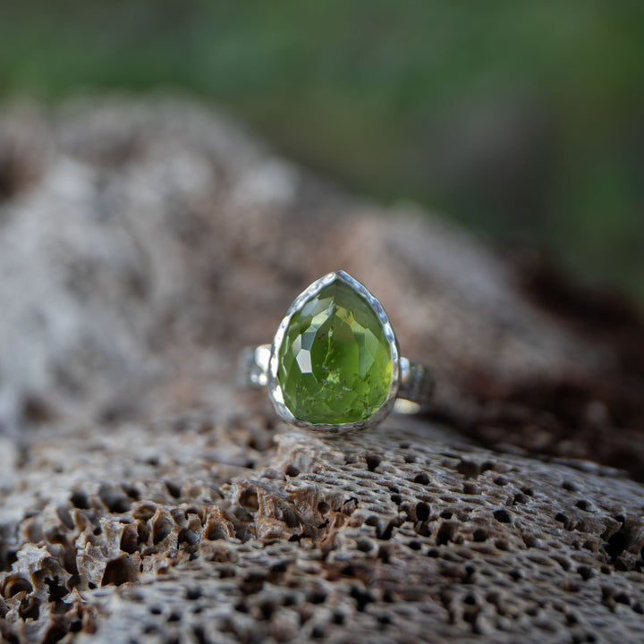 peridot-silver-ring