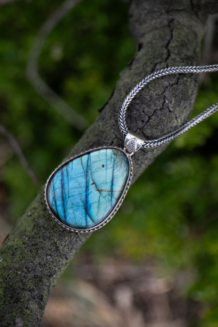 Statement Labradorite Pendant set in Unique Tribal Sterling Silver