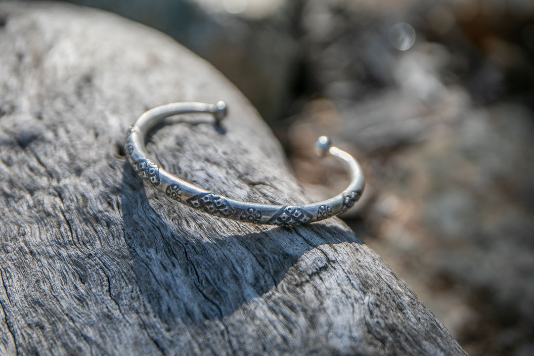 Gorgeous Thai Hill Tribe Silver Printed Bangle