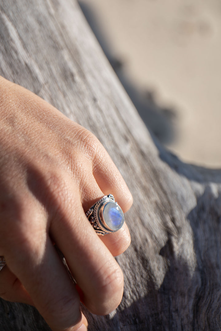 Decorative Moonstone Ring in Sterling Silver - Size 7 US