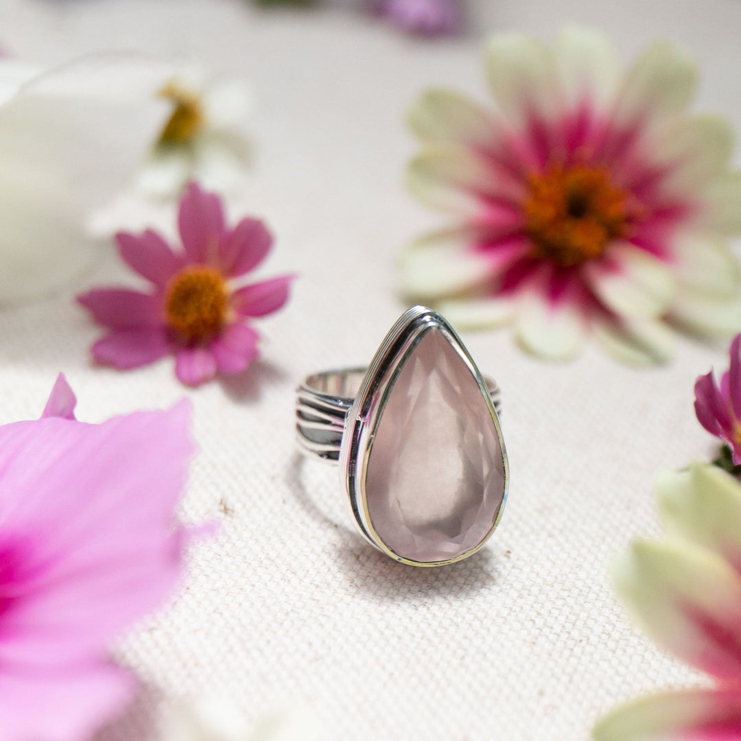 rose-quartz-teardrop-ring