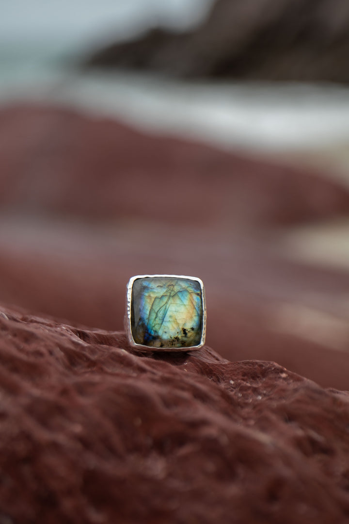 High Grade Labradorite Ring in Braided Sterling Silver Setting - Size 7.5 US