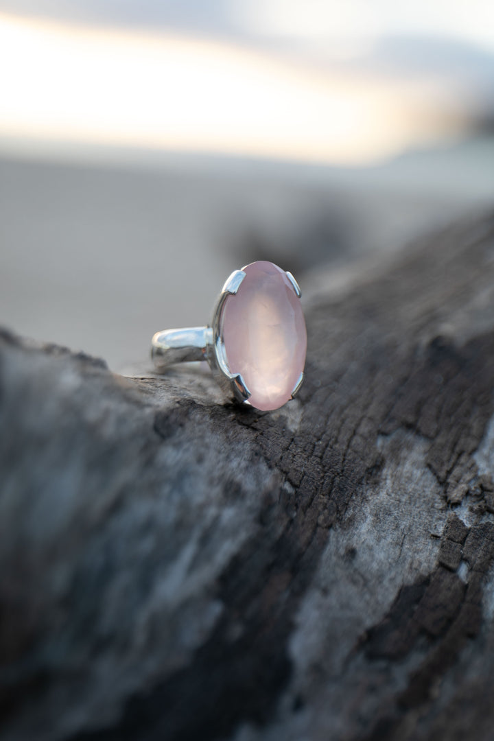 Pink Rose Quartz Ring set in Sterling Silver - Size 8 US