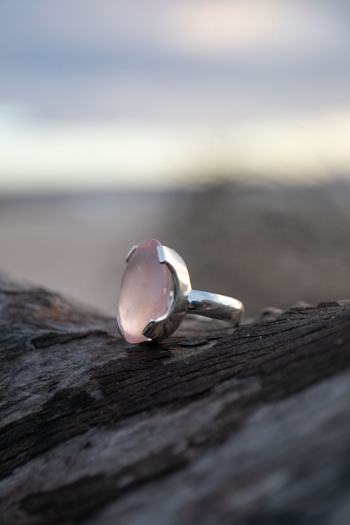 Pink Rose Quartz Ring set in Sterling Silver - Size 8 US