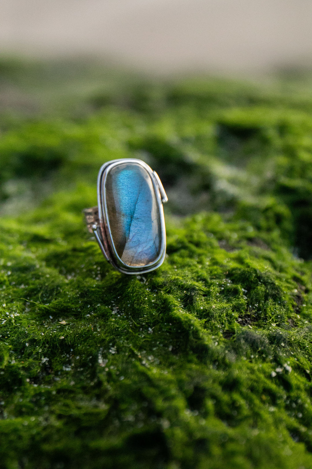 A+ Grade Labradorite Ring set in 92.5% Sterling Silver Band - Size 7 US