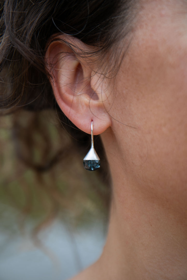 Faceted Moss Kyanite in Brushed Sterling Silver Caps