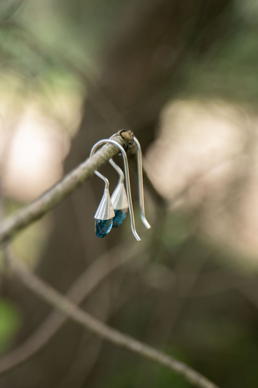 Faceted Moss Kyanite in Brushed Sterling Silver Caps
