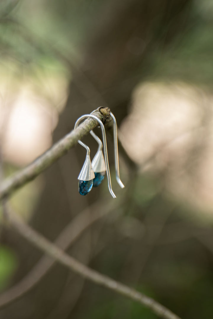 Faceted Moss Kyanite in Brushed Sterling Silver Caps