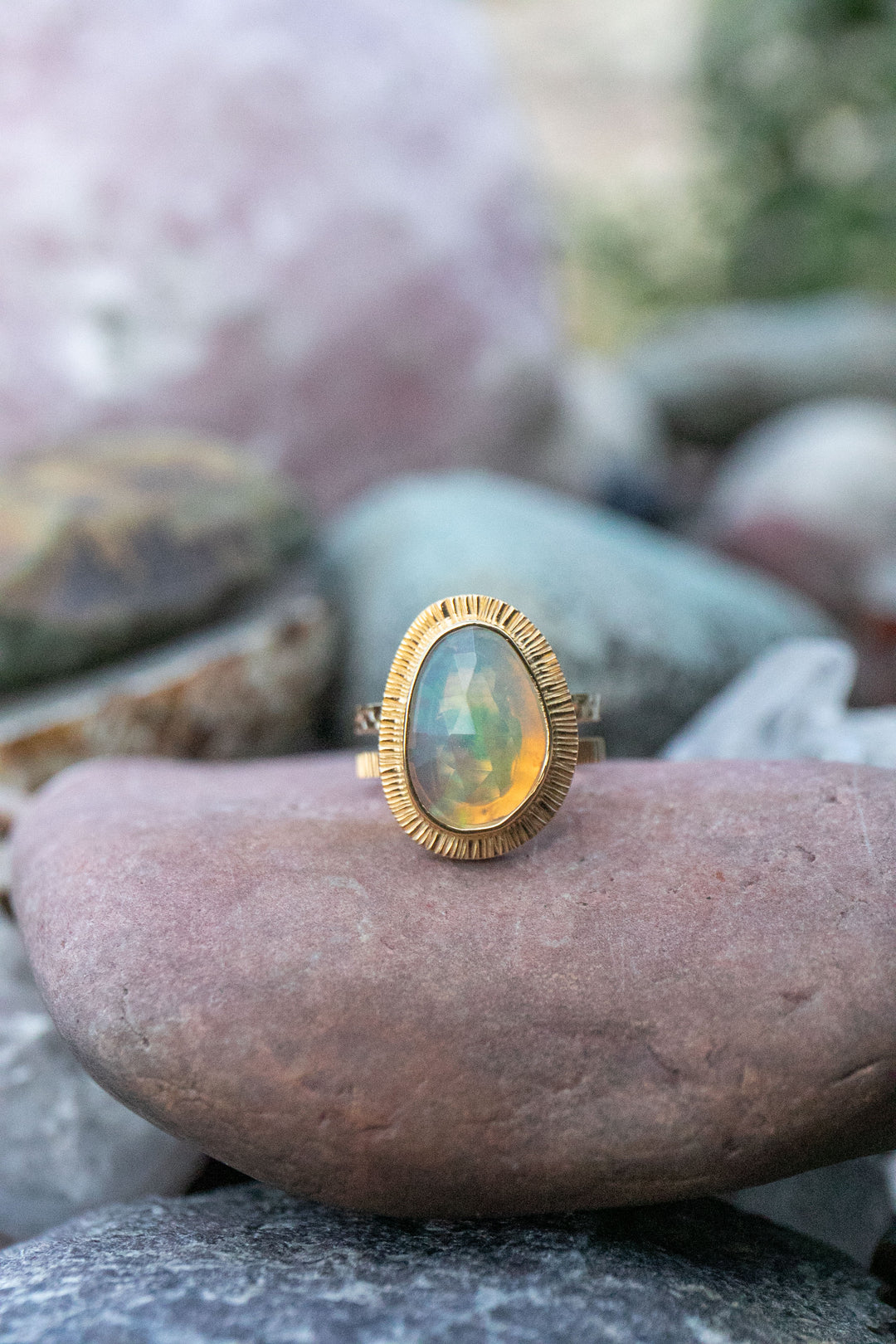 ethiopian-opal-gold-ring