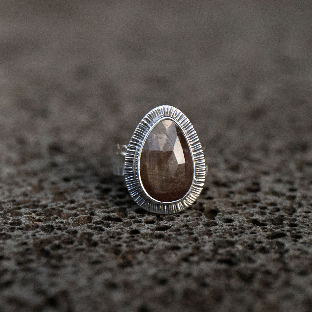 gold-sheen-sapphire-ring