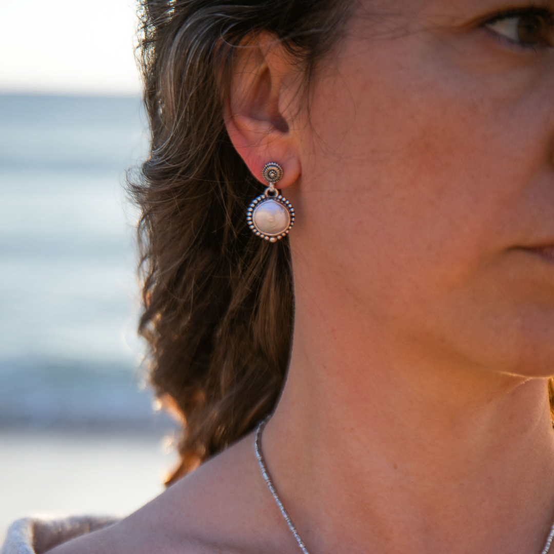 freshwater-pearl-stud-earrings