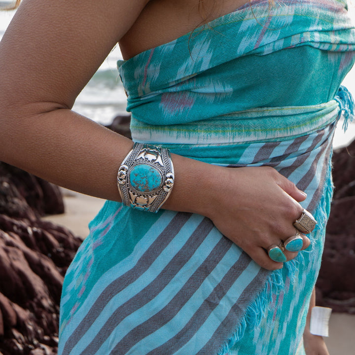 tribal-turquoise-silver-bangle