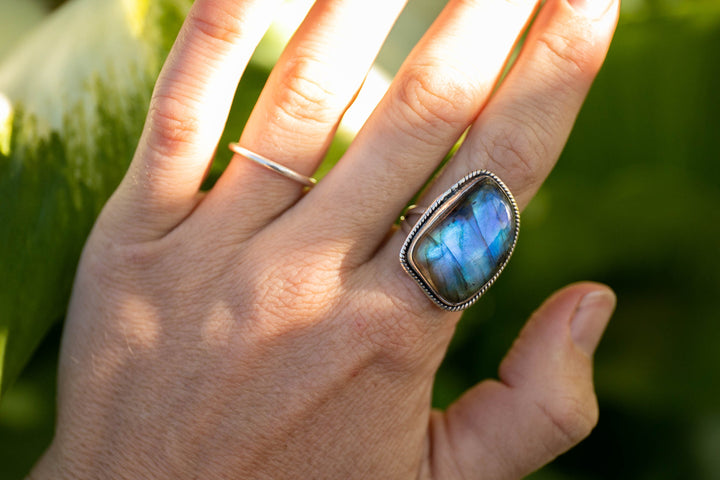 High Grade Labradorite Ring in Braided Sterling Silver Setting - Size 7.5 US