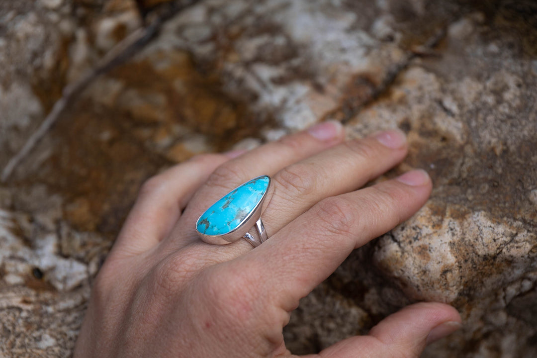 Genuine Arizona Turquoise Ring set in Beaten Split Sterling Silver Band - Size 7 US