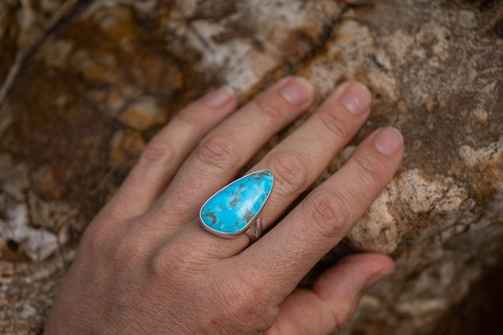 Genuine Arizona Turquoise Ring set in Beaten Split Sterling Silver Band - Size 7 US